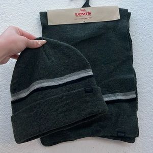 Levi’s Beanie & Scarf Set
